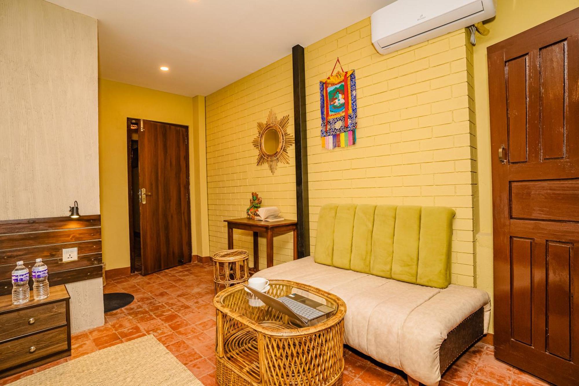 Nepali Heritage Hotel Kathmandu Exterior foto